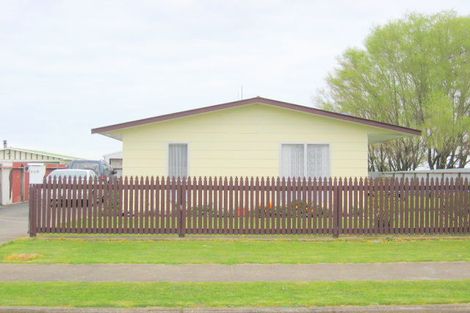 Photo of property in 108 Ryder Crescent, Levin, 5510