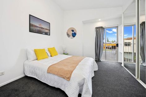 Photo of property in 8/85 Portage Road, New Lynn, Auckland, 0600