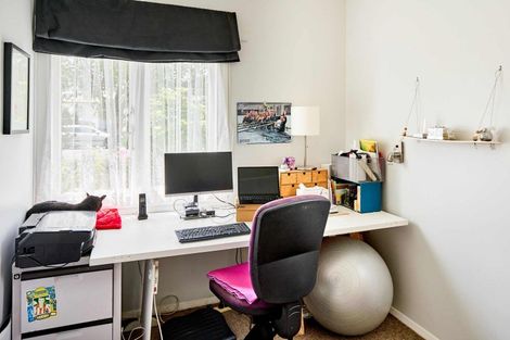 Photo of property in 10 York Street, Moera, Lower Hutt, 5010