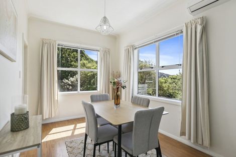 Photo of property in 44 Raroa Terrace, Tawa, Wellington, 5028