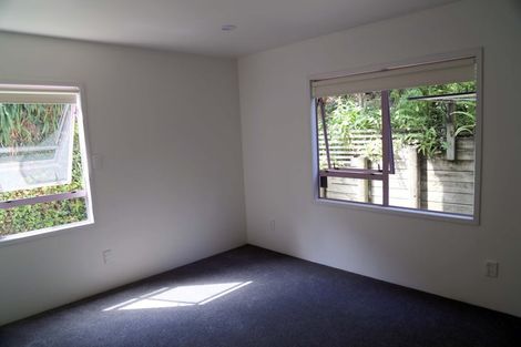 Photo of property in 2/18 The Esplanade, Castor Bay, Auckland, 0620