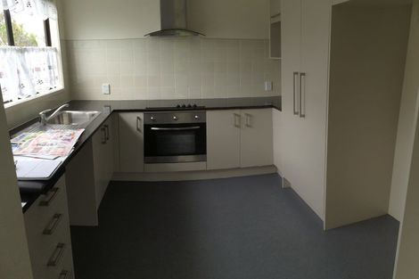 Photo of property in 20 Dungarvon Place, Clendon Park, Auckland, 2103