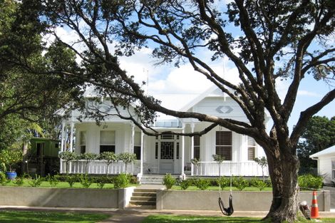 Photo of property in 12 Ronald Street, Strandon, New Plymouth, 4312