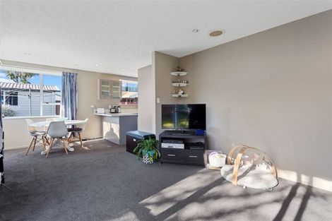 Photo of property in 2/12 Glenbyre Place, Bromley, Christchurch, 8062