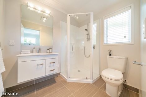 Photo of property in 29 Mt Marua Drive, Timberlea, Upper Hutt, 5018