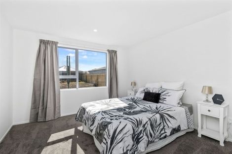 Photo of property in 9 Betula Place, Parklands, Christchurch, 8083