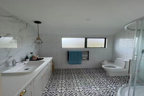 Photo of property in 2/31 Eversleigh Road, Belmont, Auckland, 0622