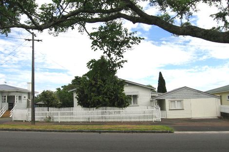Photo of property in 13 Miller Street, Point Chevalier, Auckland, 1022