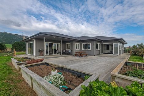 Photo of property in 52 Highland View Drive, Tokomaru, Palmerston North, 4474