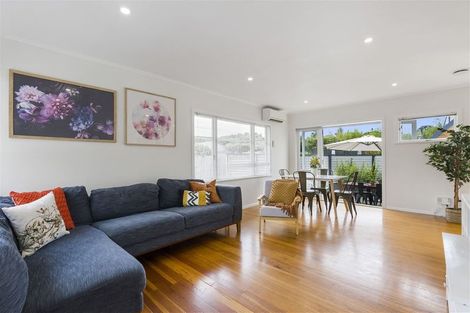 Photo of property in 11 Lynden Avenue, Hillcrest, Auckland, 0627