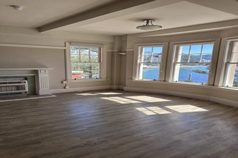 Photo of property in Inverleith Apartments, 4/306 Oriental Parade, Oriental Bay, Wellington, 6011