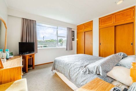 Photo of property in 61 Sheridan Drive, New Lynn, Auckland, 0600
