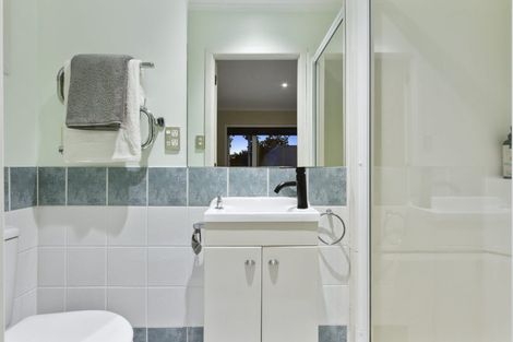 Photo of property in 2/17 Belmont Terrace, Milford, Auckland, 0620