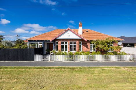 Photo of property in 85 Hargest Crescent, Saint Clair, Dunedin, 9012