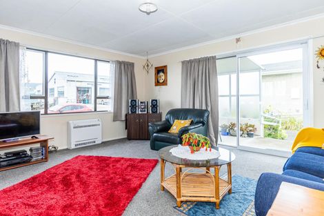 Photo of property in 5-5a Rugby Street, Waimate, 7924