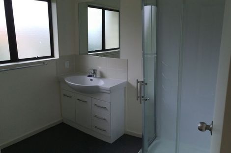 Photo of property in 20 Dungarvon Place, Clendon Park, Auckland, 2103