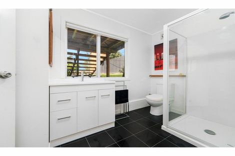 Photo of property in 673 Huia Road, Parau, Auckland, 0604