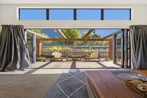 Photo of property in 39 Oteki Park Drive, Welcome Bay, Tauranga, 3112