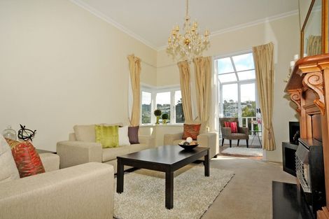 Photo of property in 132a Kelburn Parade, Kelburn, Wellington, 6012