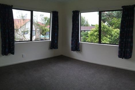 Photo of property in 20 Dungarvon Place, Clendon Park, Auckland, 2103