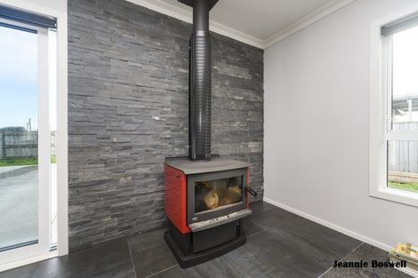 Photo of property in 17 Kowhai Street, Tokomaru, Palmerston North, 4474