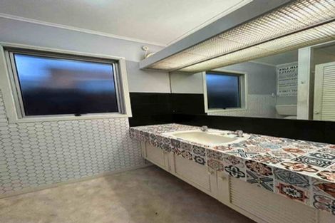 Photo of property in 36 Riverhills Avenue, Pakuranga Heights, Auckland, 2010