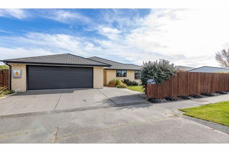 Photo of property in 17 Buckleys Road, Rangiora, 7400