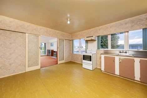 Photo of property in 12 Montmere Avenue, Te Atatu Peninsula, Auckland, 0610