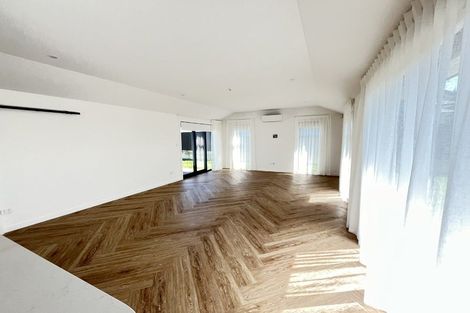 Photo of property in 25 Kenehi Road, Karaka, 2124