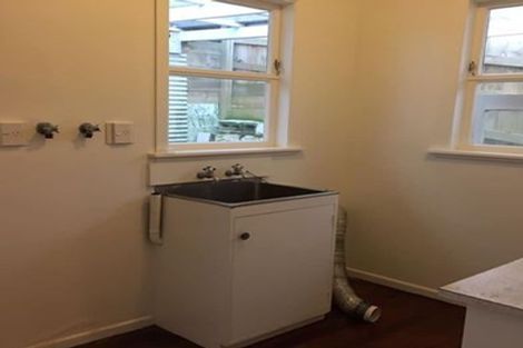 Photo of property in 221a Karori Road, Karori, Wellington, 6012