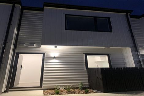 Photo of property in 4/58 Kemp Road, Massey, Auckland, 0614