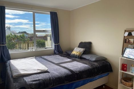 Photo of property in 8 Clifton Drive, Waitara, 4320