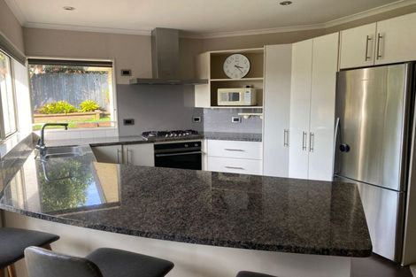 Photo of property in 8 Moycullien Lane, East Tamaki Heights, Auckland, 2016