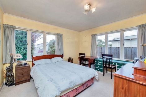 Photo of property in 213 Sturges Road, Henderson, Auckland, 0612