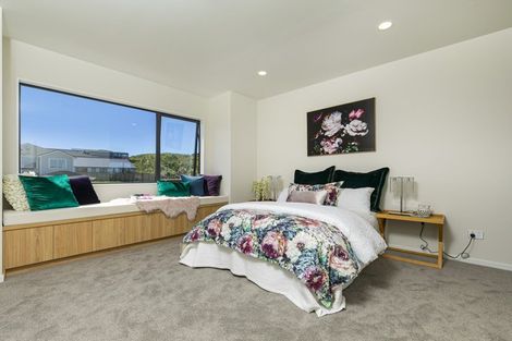 Photo of property in 4 Kina Place, Long Bay, Auckland, 0630