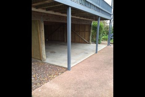 Photo of property in 20 Dungarvon Place, Clendon Park, Auckland, 2103