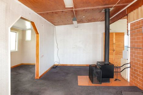 Photo of property in 7 Beach Street, Tangimoana, 4822
