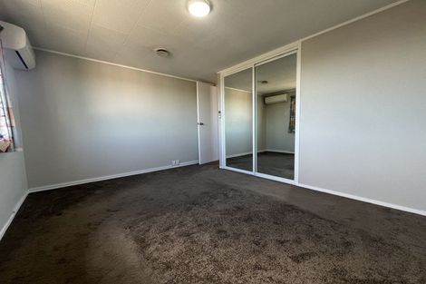 Photo of property in 18 Deodar Place, Totara Heights, Auckland, 2105