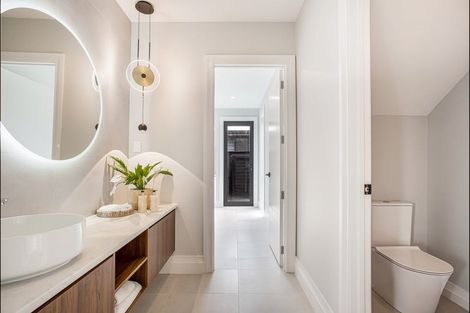 Photo of property in 40 Paparahi Place, Wainui, 0992