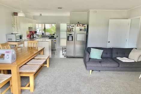 Photo of property in 1/19 Chequers Avenue, Glenfield, Auckland, 0629