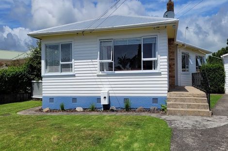 Photo of property in 7 Margaret Place, Merrilands, New Plymouth, 4312