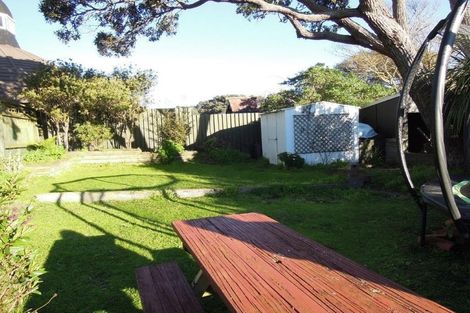 Photo of property in 16 Lawrence Street, Newtown, Wellington, 6021