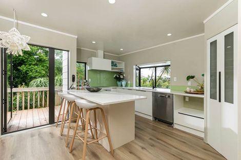 Photo of property in 33 Waipuia Place, Greenhithe, Auckland, 0632