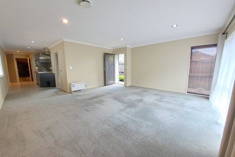Photo of property in 36 Gibbston Crescent, Flat Bush, Auckland, 2016