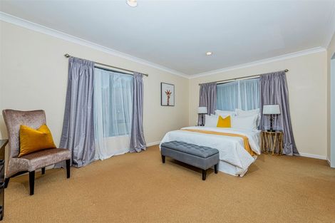 Photo of property in 25 Hogarth Rise, West Harbour, Auckland, 0618