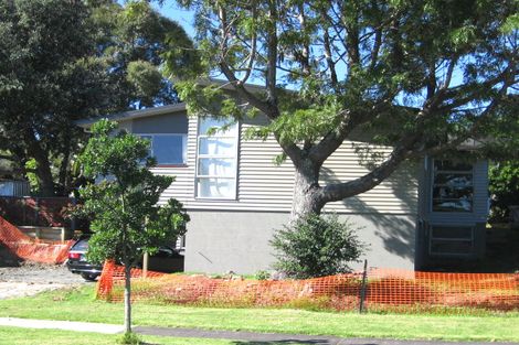 Photo of property in 32 Minaret Drive, Bucklands Beach, Auckland, 2014
