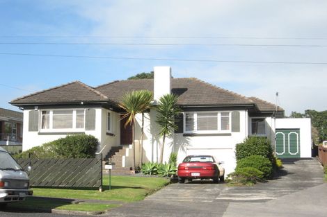 Photo of property in 2/21 Grande Vue Road, Manurewa, Auckland, 2102