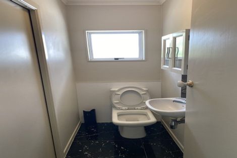 Photo of property in 24 Spencer Road, Pinehill, Auckland, 0632