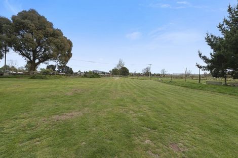 Photo of property in 30 Lee Road, Hannahs Bay, Rotorua, 3010