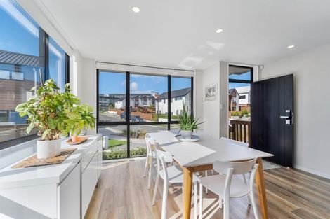 Photo of property in 16 Seafarer Crescent, Stanmore Bay, Whangaparaoa, 0932